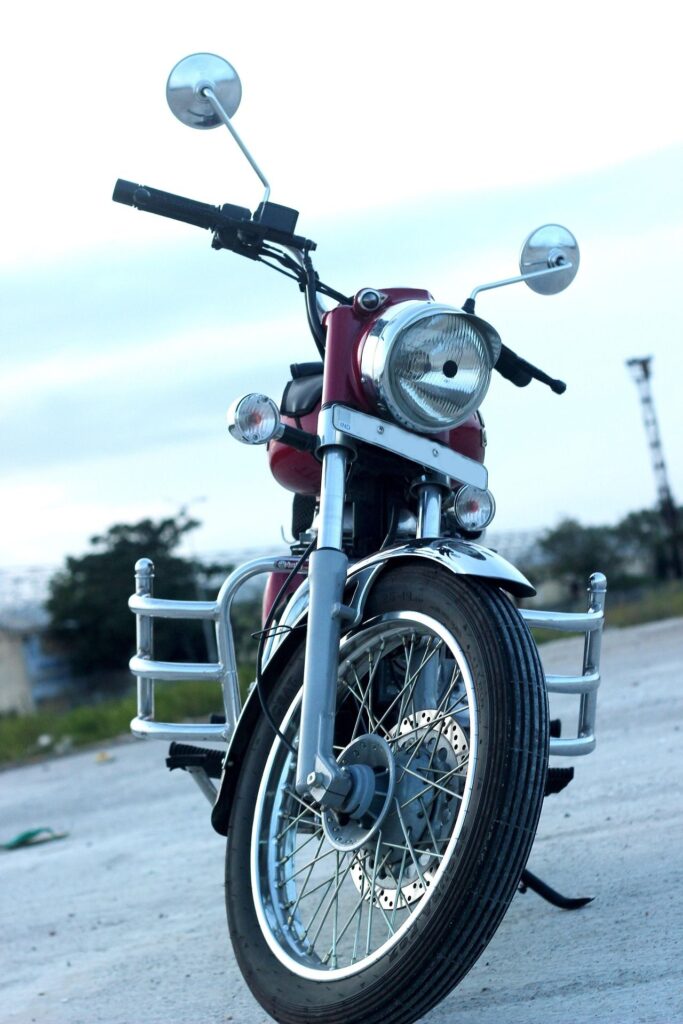 Royal Enfield Electric Bike Flying Flea C6 with retro classic design